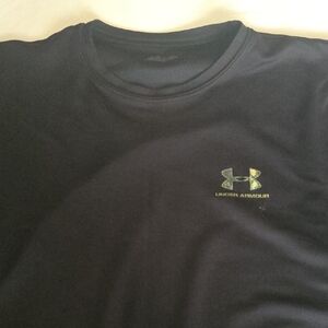 Under Armour Men's Dark Gray Tee